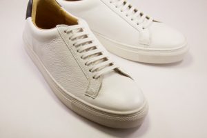 Derby trainer White (2)