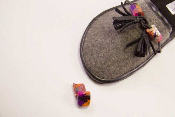 Multi coloured lac beads (8)