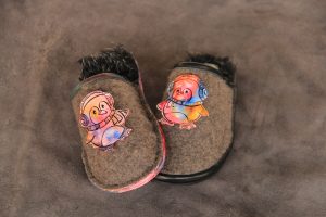 kids slippers (1)